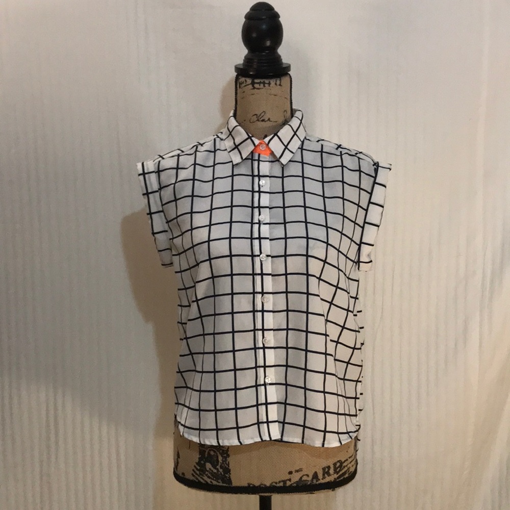 •BUNDLE ONLY • F21 HIGH LOW TOP